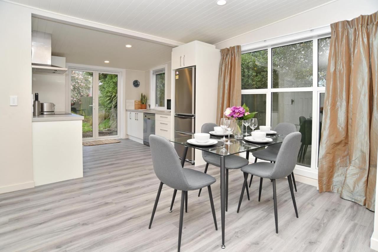 Albemarle Villa - Christchurch Holiday Homes Extérieur photo